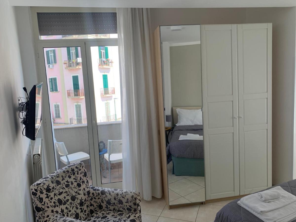 Tuanis Hotel Napoli Eksteriør billede