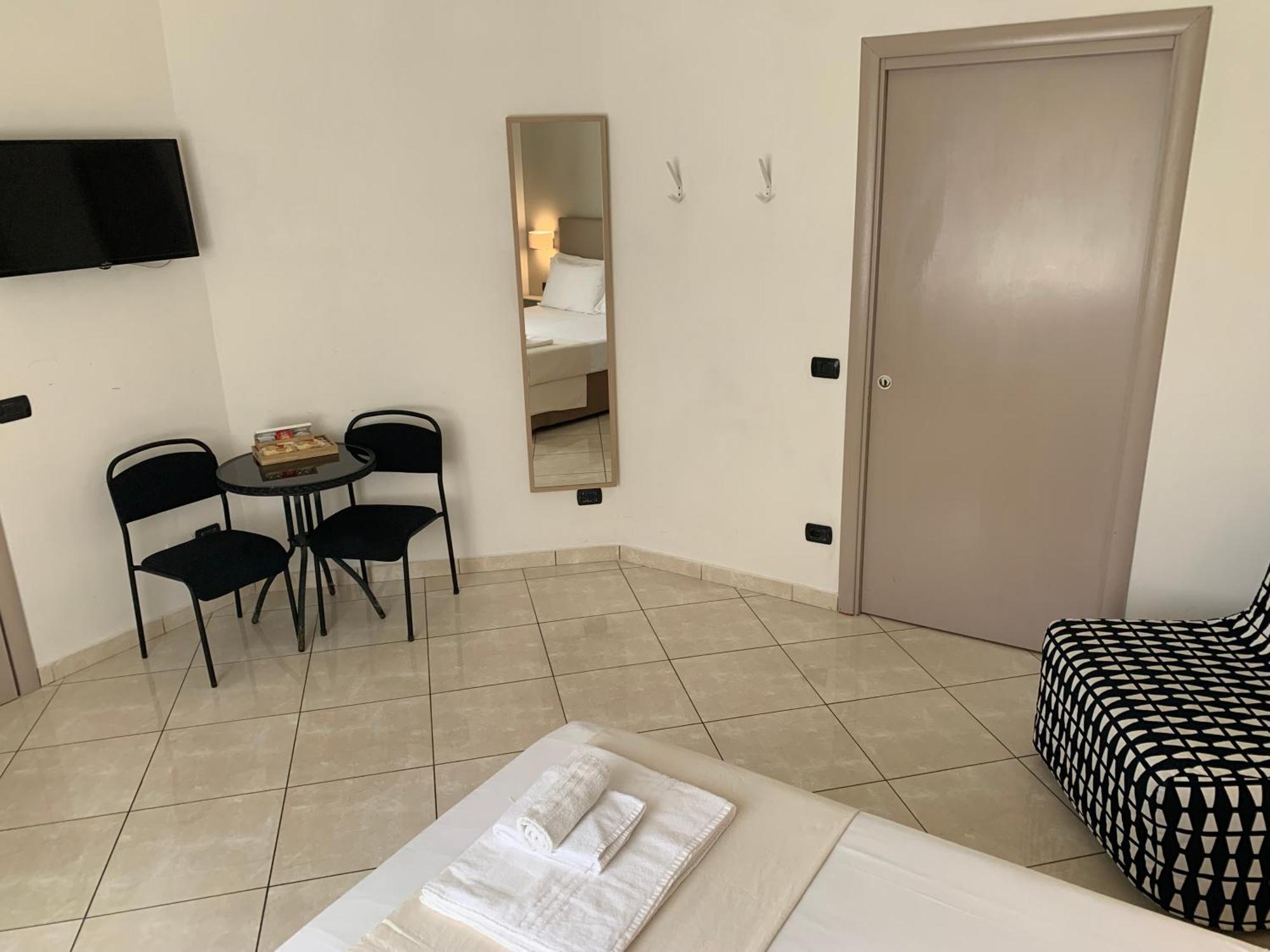 Tuanis Hotel Napoli Eksteriør billede